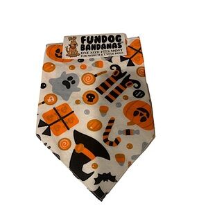 NWT Halloween Pet Dog Fun Dog Bandana Size Medium/Large.